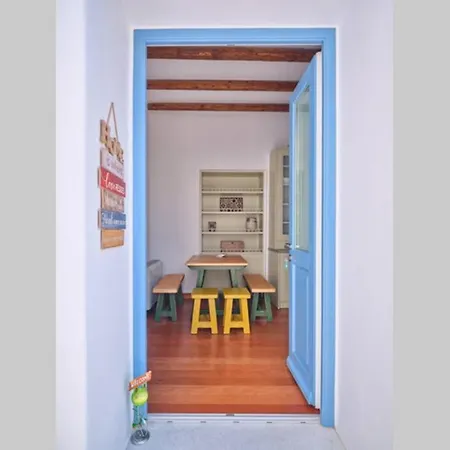 Retreat - The Happy * Páros