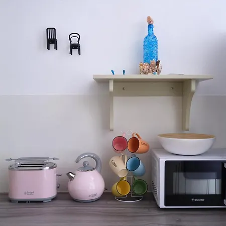 Retreat - The Happy Páros