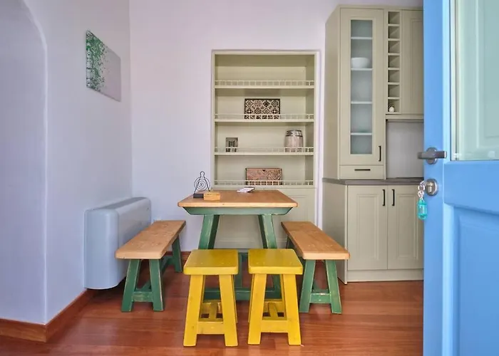 Retreat - The Happy *